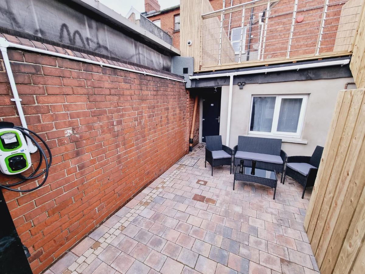 Lmk, Spacious 1 Bedroom Ground Floor Apartment, Ev Charger, Free Parking Wi-Fi, Great Location Belfast Eksteriør bilde