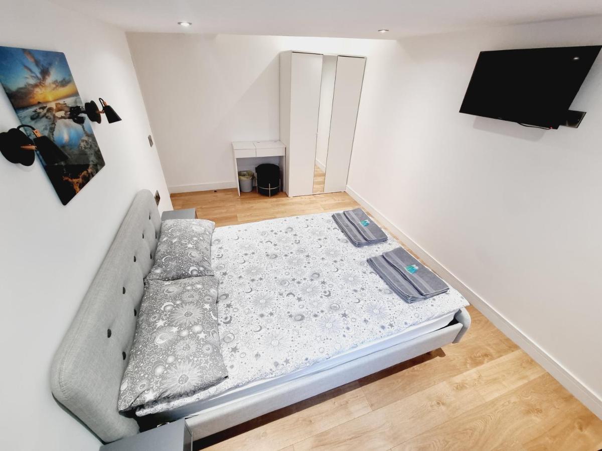 Lmk, Spacious 1 Bedroom Ground Floor Apartment, Ev Charger, Free Parking Wi-Fi, Great Location Belfast Eksteriør bilde