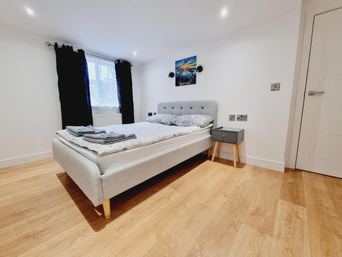 Lmk, Spacious 1 Bedroom Ground Floor Apartment, Ev Charger, Free Parking Wi-Fi, Great Location Belfast Eksteriør bilde