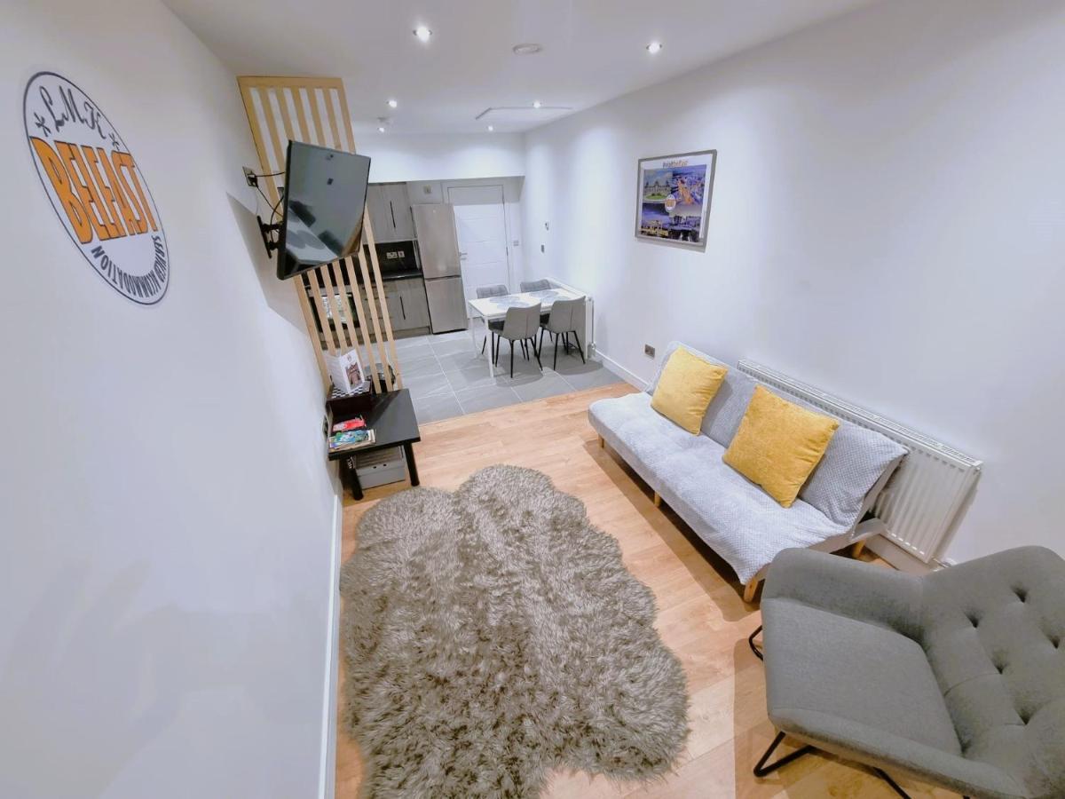 Lmk, Spacious 1 Bedroom Ground Floor Apartment, Ev Charger, Free Parking Wi-Fi, Great Location Belfast Eksteriør bilde